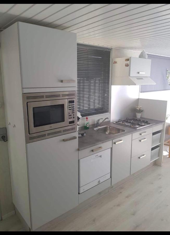 Cozy Chalet In Opmeer Near Amsterdam And Beach エクステリア 写真